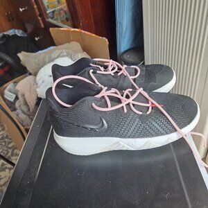 Girls nike shoes size 5